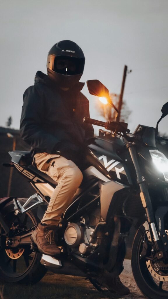 pexels-mehmet-cinar-307954698-14828856 bike gadgets